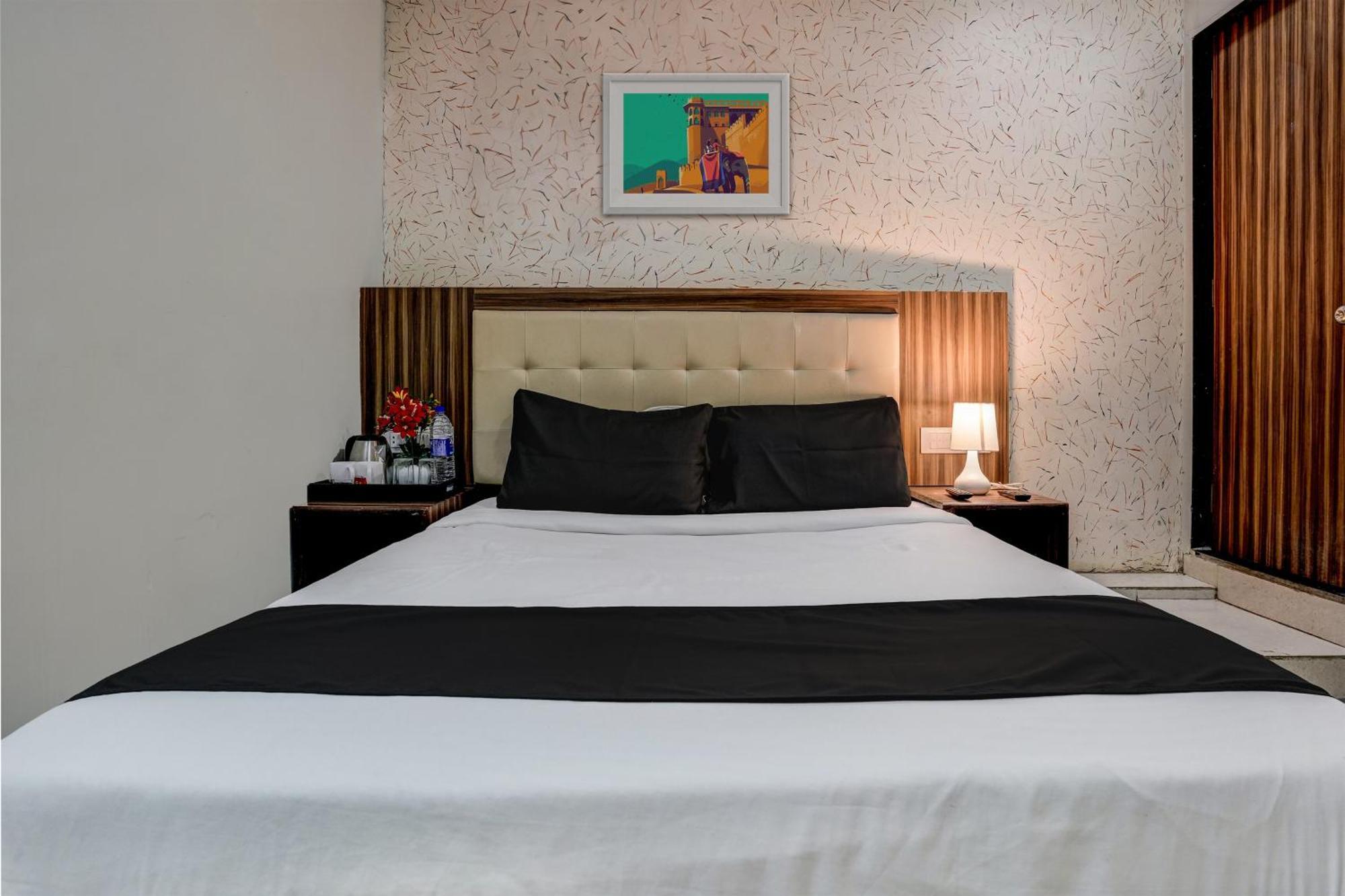 Oyo Hotel Blue Sapphire Residency Near Chhatrapati Shivaji International Airport Mumbai Exterior foto