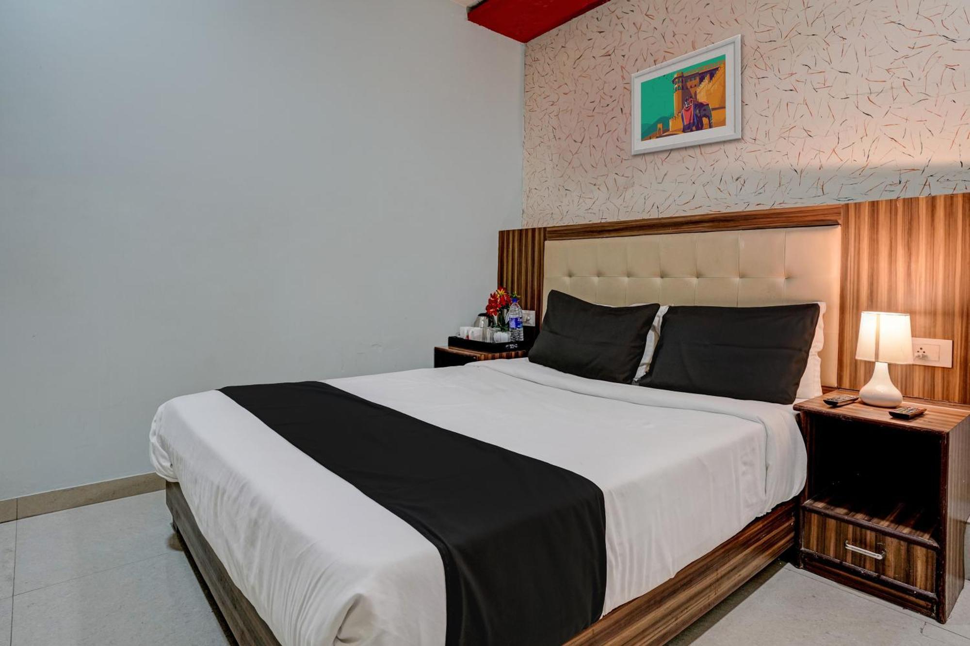 Oyo Hotel Blue Sapphire Residency Near Chhatrapati Shivaji International Airport Mumbai Exterior foto
