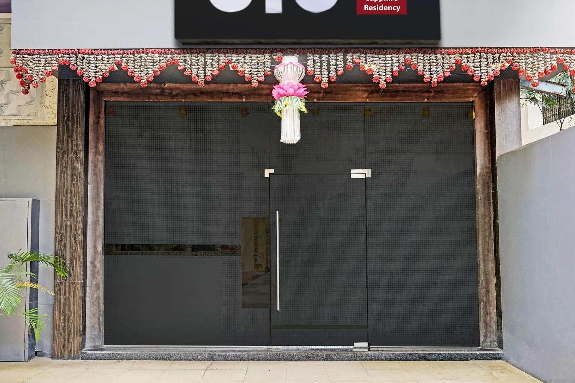 Oyo Hotel Blue Sapphire Residency Near Chhatrapati Shivaji International Airport Mumbai Exterior foto