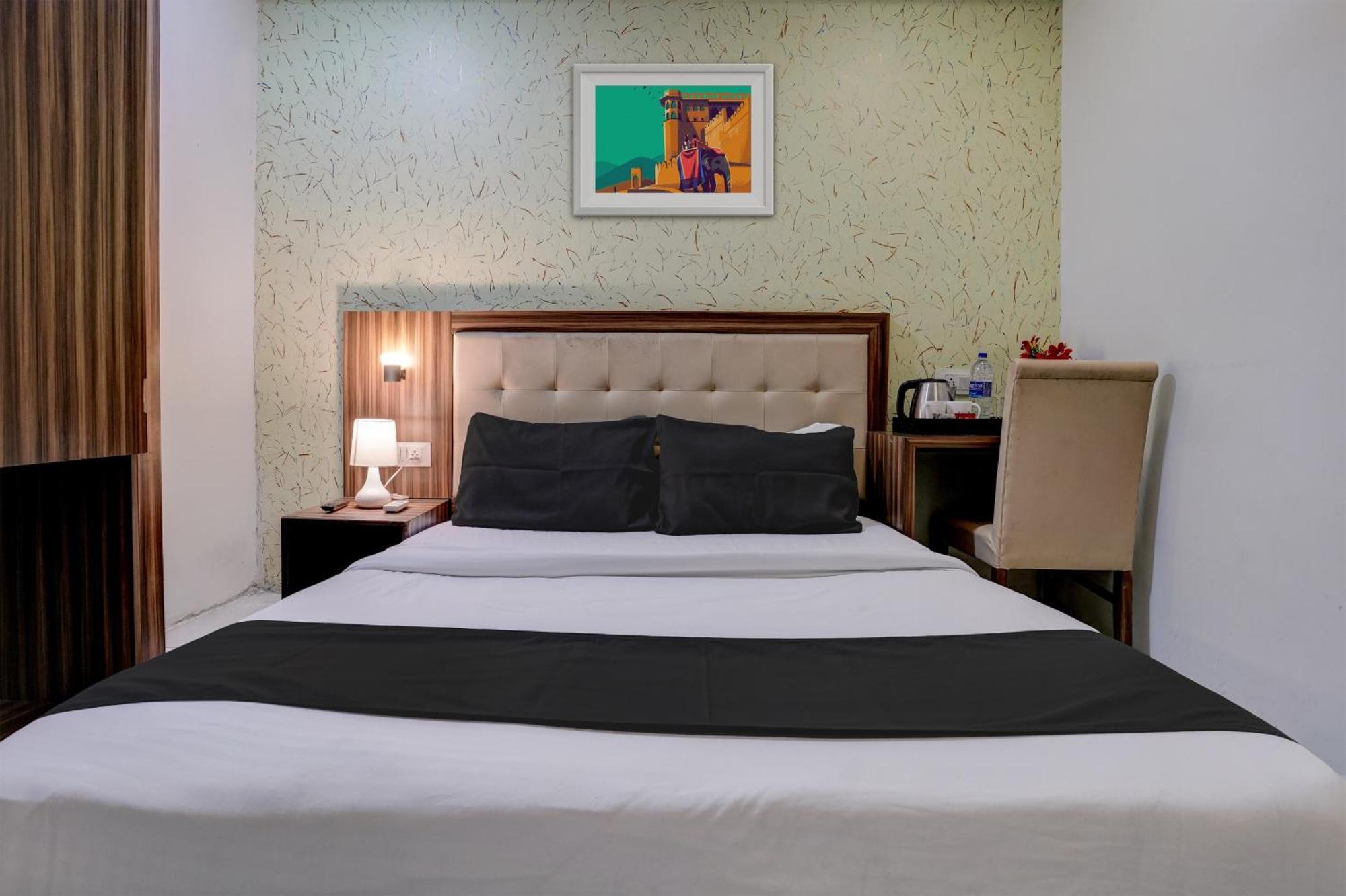 Oyo Hotel Blue Sapphire Residency Near Chhatrapati Shivaji International Airport Mumbai Exterior foto