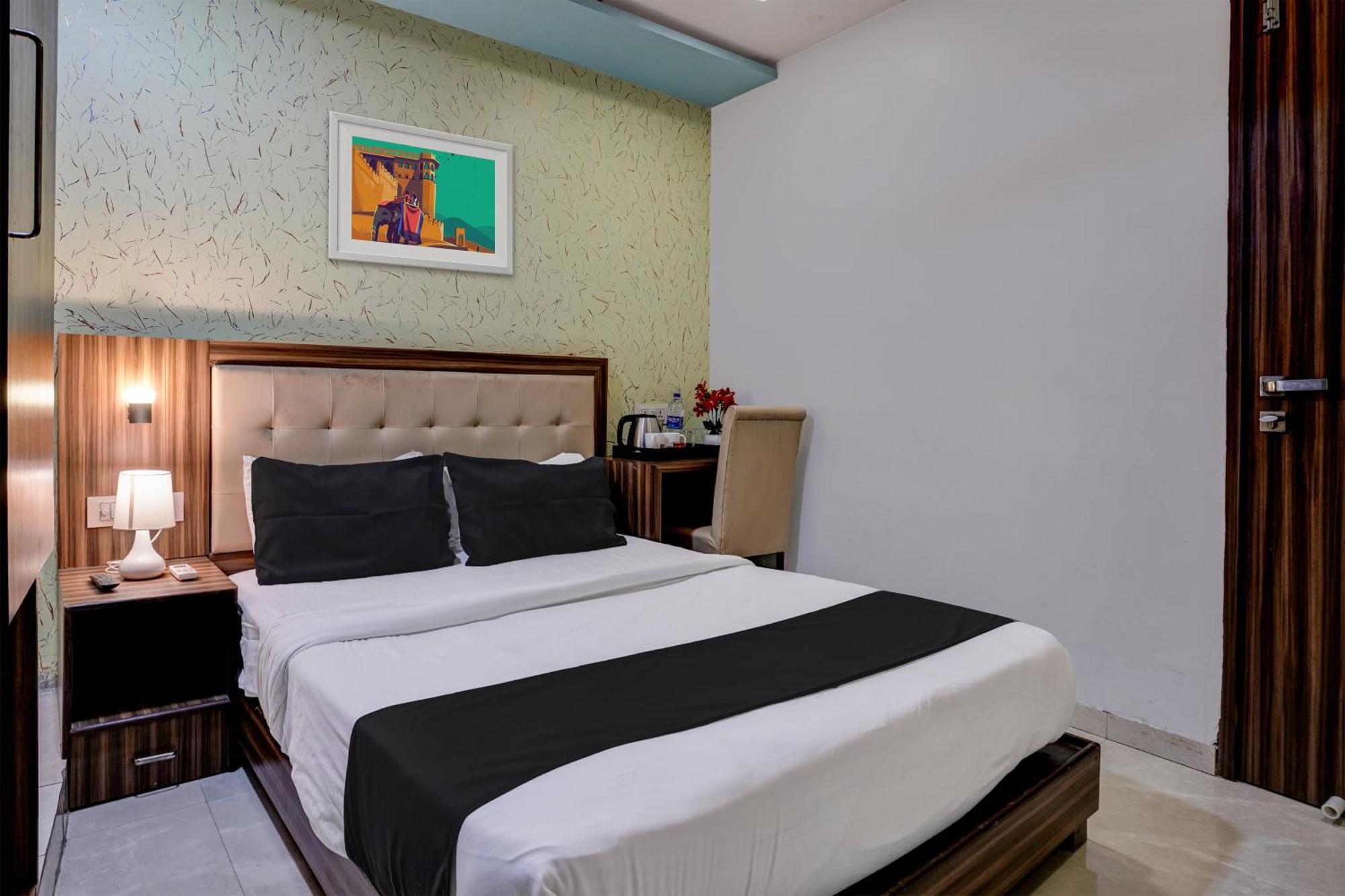 Oyo Hotel Blue Sapphire Residency Near Chhatrapati Shivaji International Airport Mumbai Exterior foto