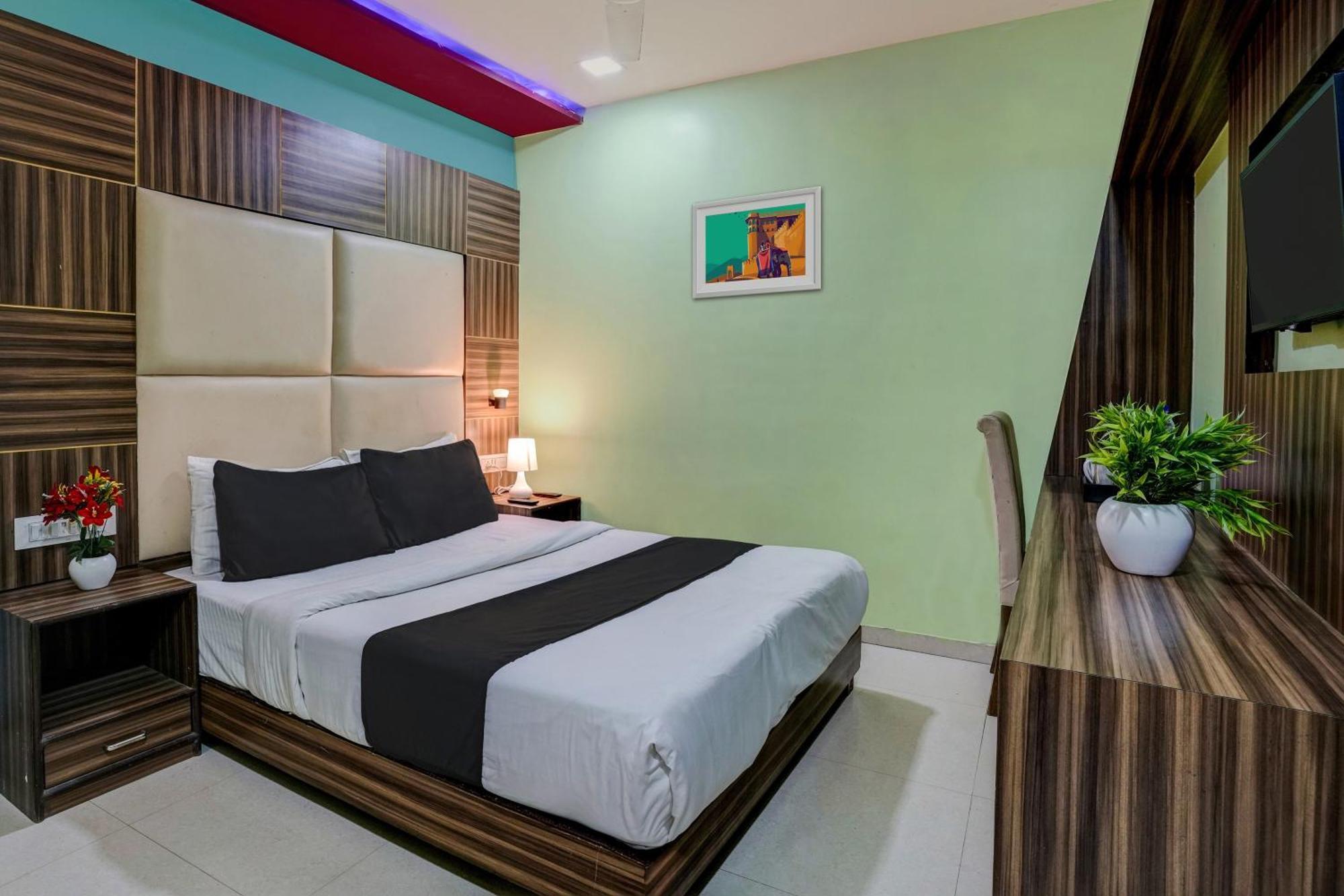 Oyo Hotel Blue Sapphire Residency Near Chhatrapati Shivaji International Airport Mumbai Exterior foto