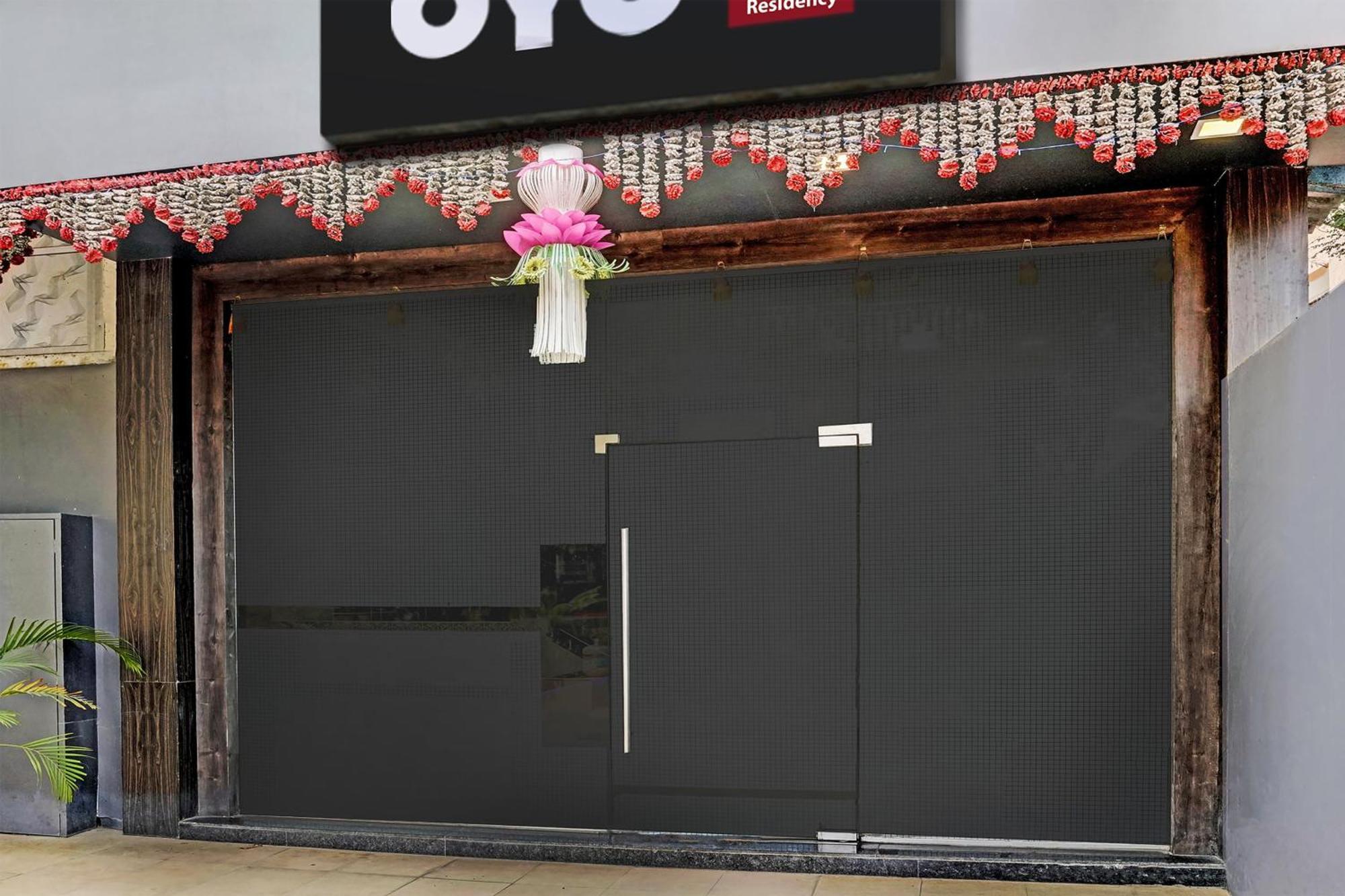 Oyo Hotel Blue Sapphire Residency Near Chhatrapati Shivaji International Airport Mumbai Exterior foto