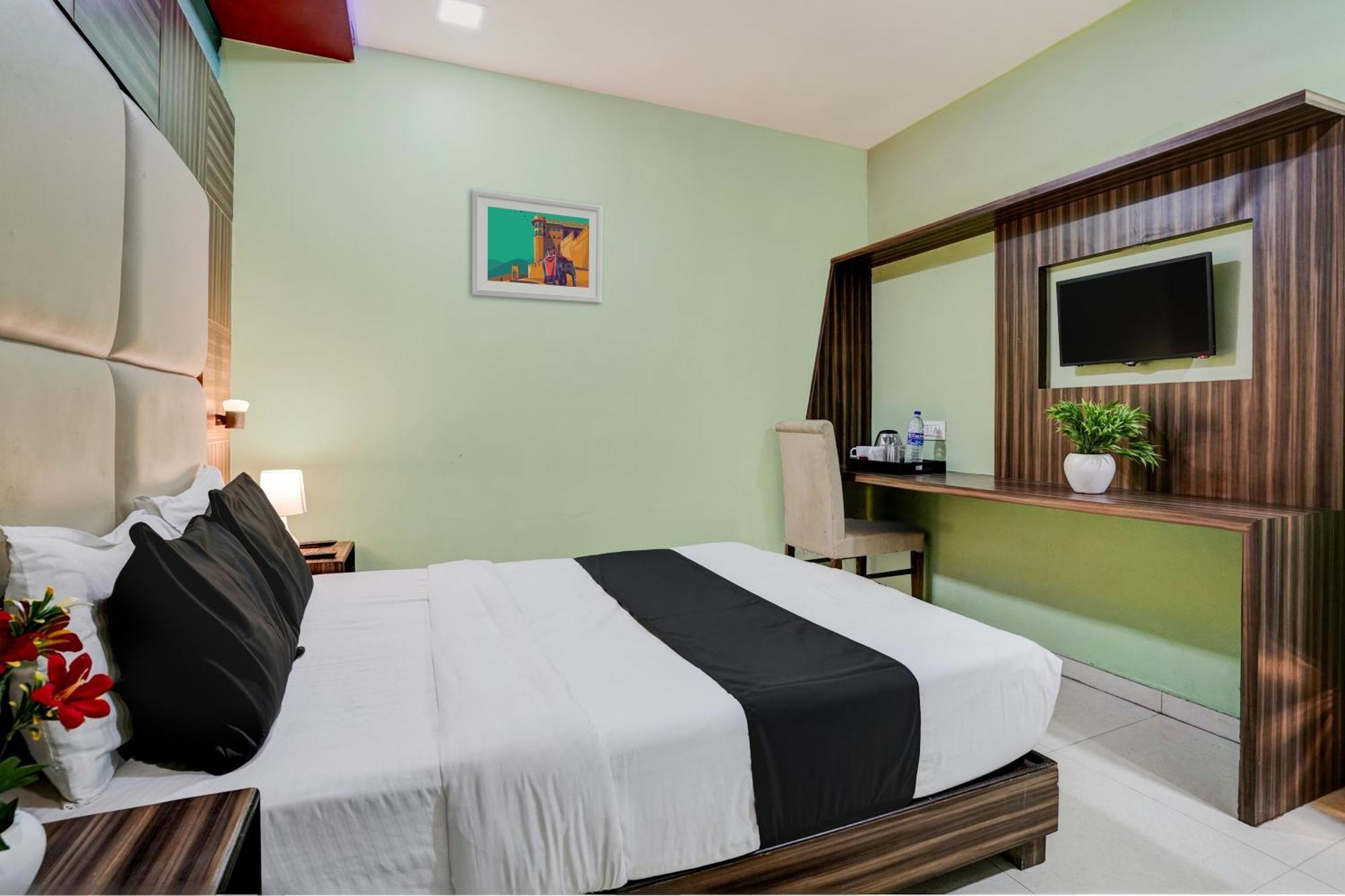 Oyo Hotel Blue Sapphire Residency Near Chhatrapati Shivaji International Airport Mumbai Exterior foto