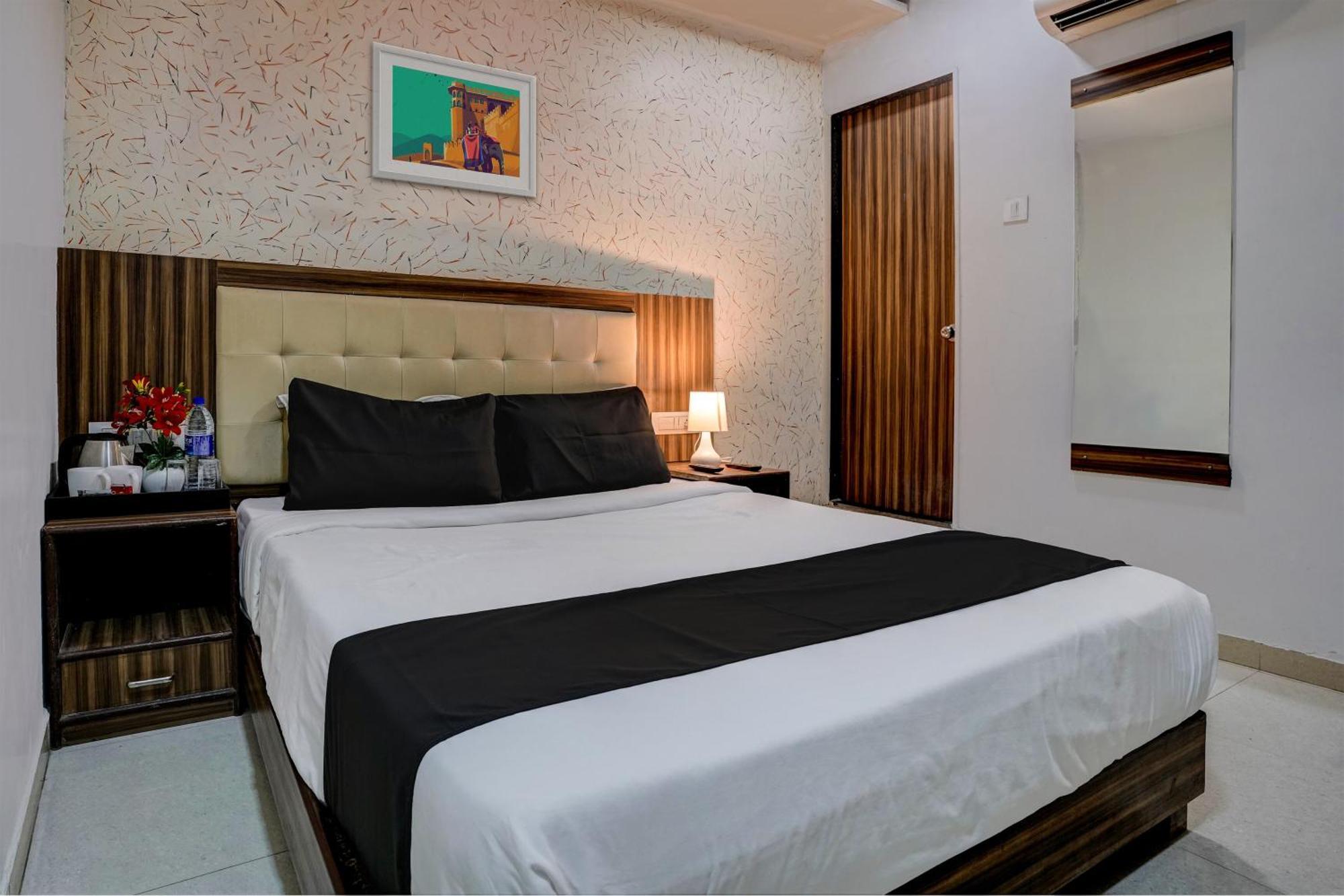 Oyo Hotel Blue Sapphire Residency Near Chhatrapati Shivaji International Airport Mumbai Exterior foto